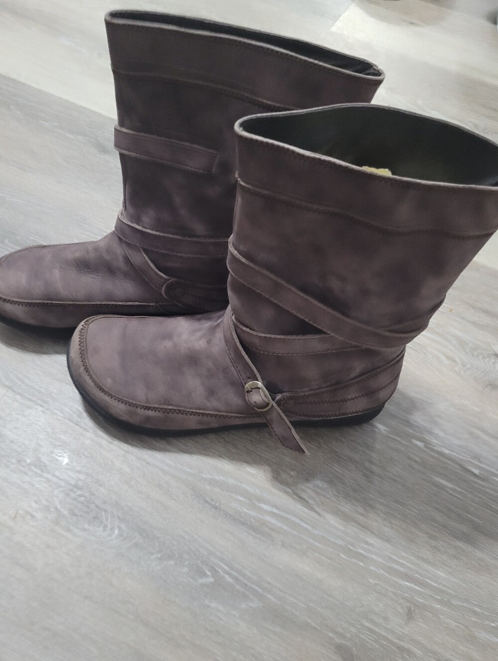 Mid Calf Suede Moccasin Style Boot Size 39 8.5 Fall Western Buckle Gorpcore